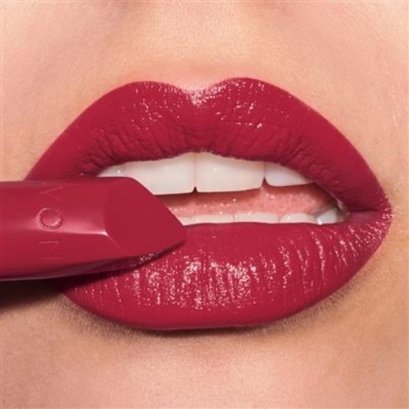 Avon Red 2000 True Color Lipstick - Picture 2 of 7